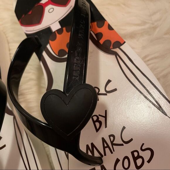 Marc by Marc Jacobs "Miss Marc" Heart Flip Flops - EU 36 / US 5.5 - Picture 7 of 9